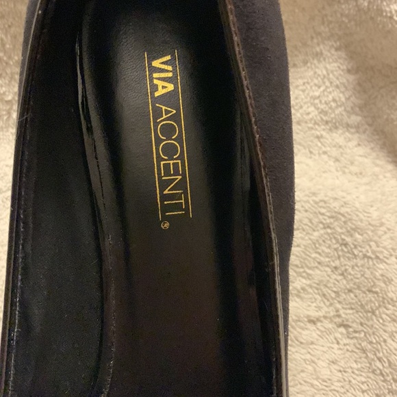 Via Accenti Black Peep Toe Heels, size 10 1/2 W. - Picture 4 of 11